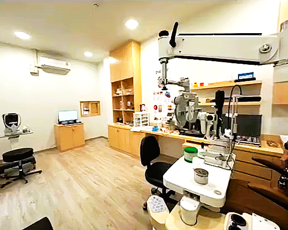 Video poster Owl Eye Clinic
