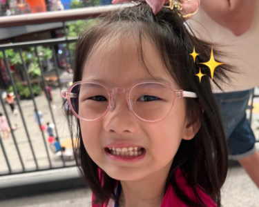 น้องเดซี่ กับแว่นตาหวานแหว๋ว